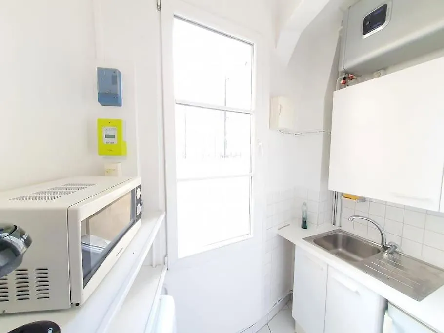 Home Sweet Home Rennes Parigi 0*,  Francia